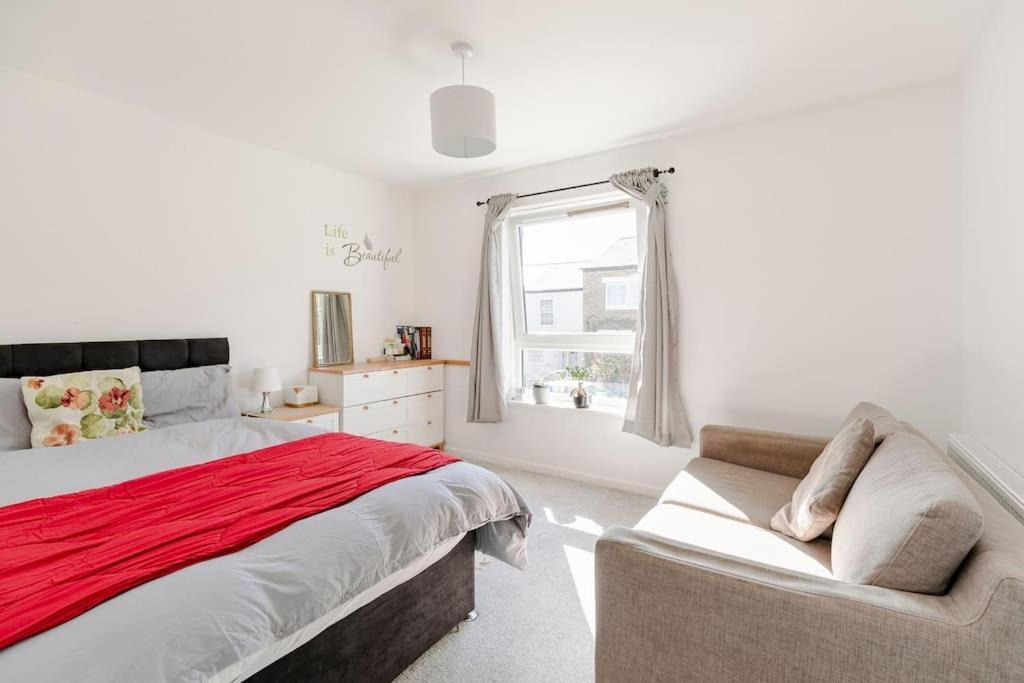 With Beautiful View Apartment London