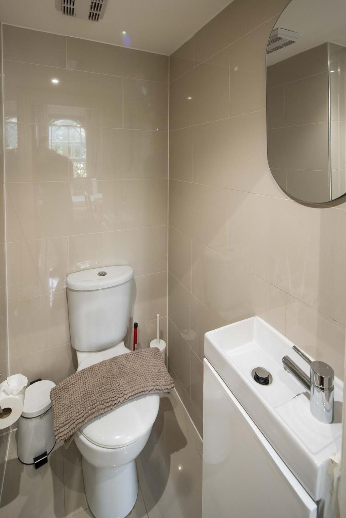 Charming Fully Equipped Londen