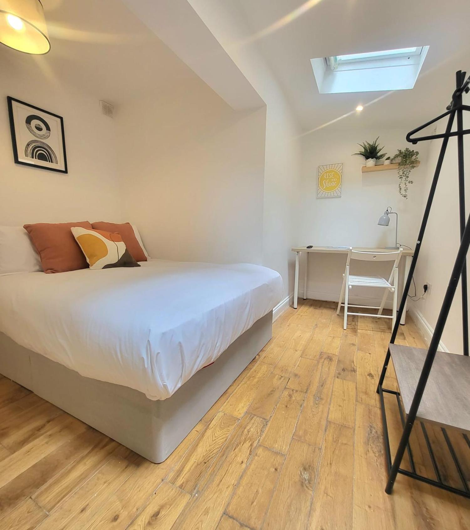 Affittacamere En-suite Double - Leytonstone E11 *