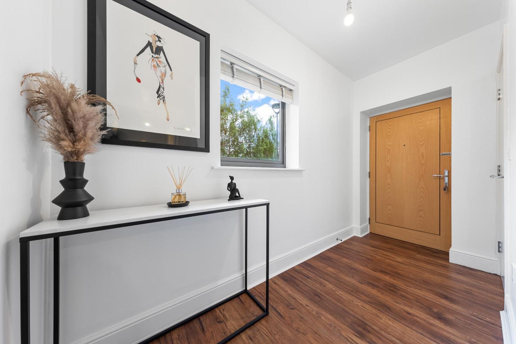 Modern 2 Bedroom In Uxbridge Free Parking Apartment *