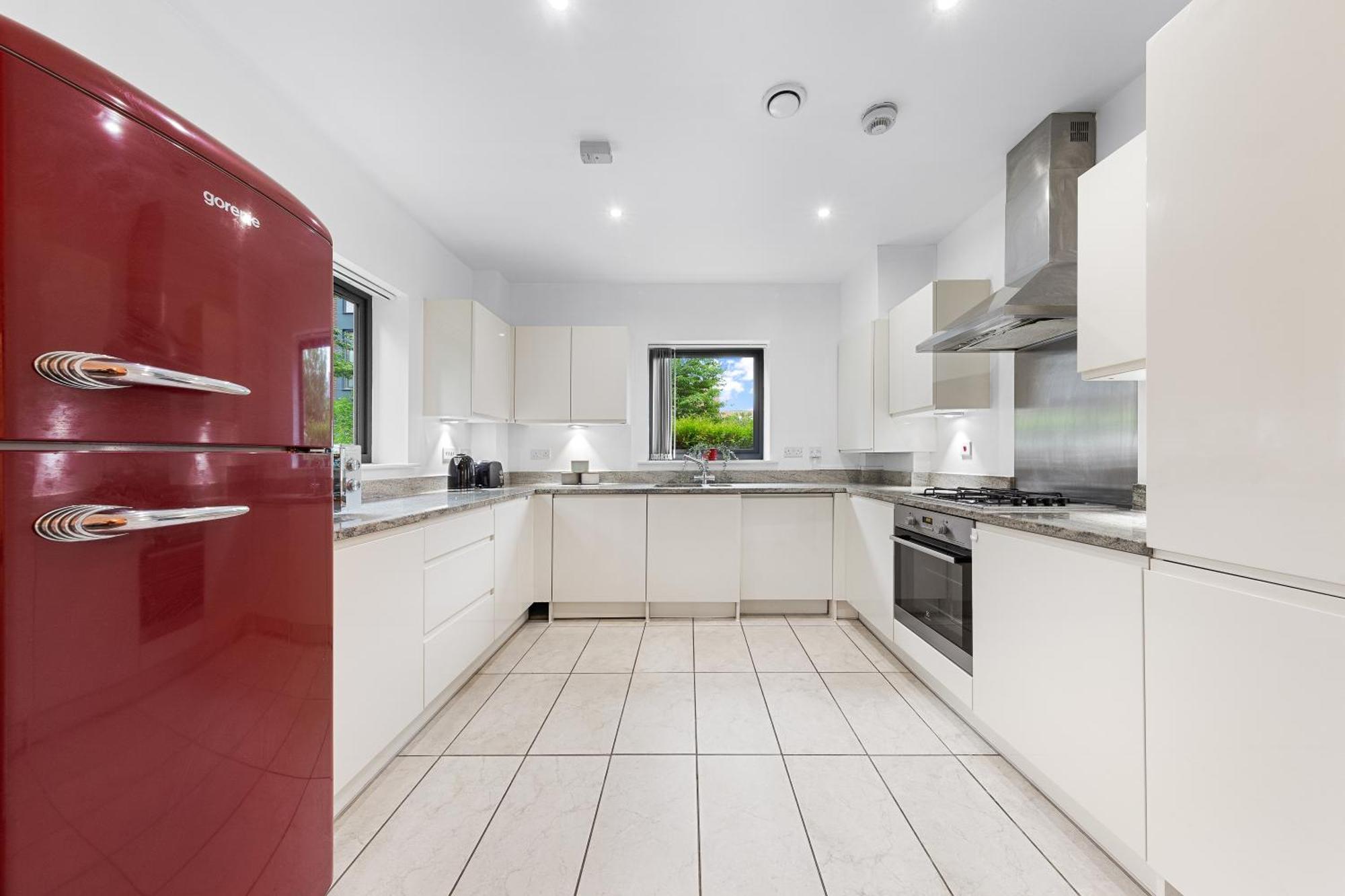 Modern 2 Bedroom In Uxbridge Free Parking Apartment London