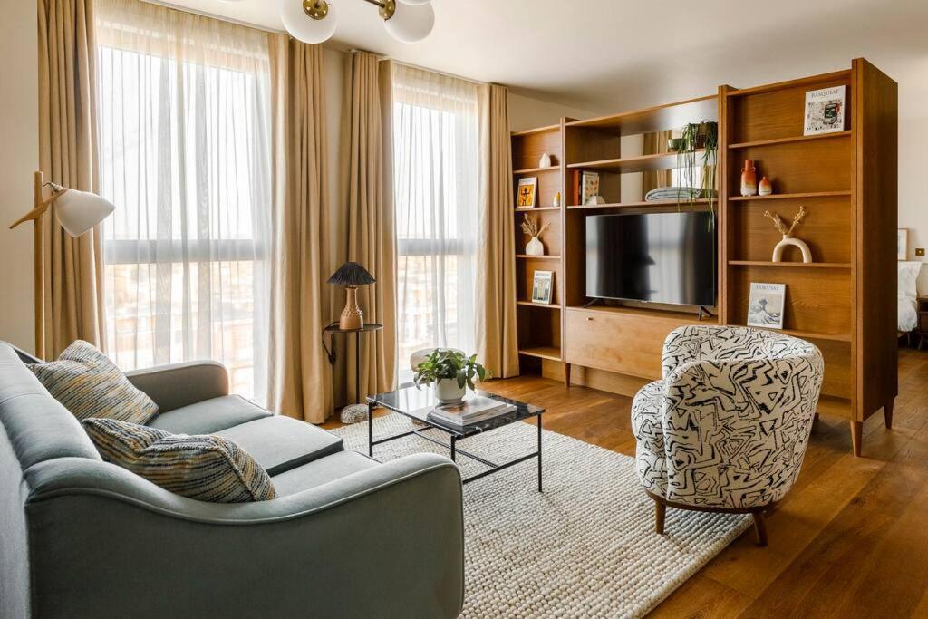 Luxury In A Vibrant Part Of North *