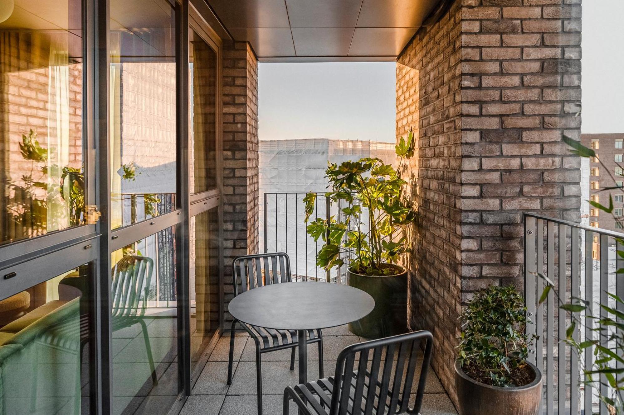 Luxury In A Vibrant Part Of North Apartment