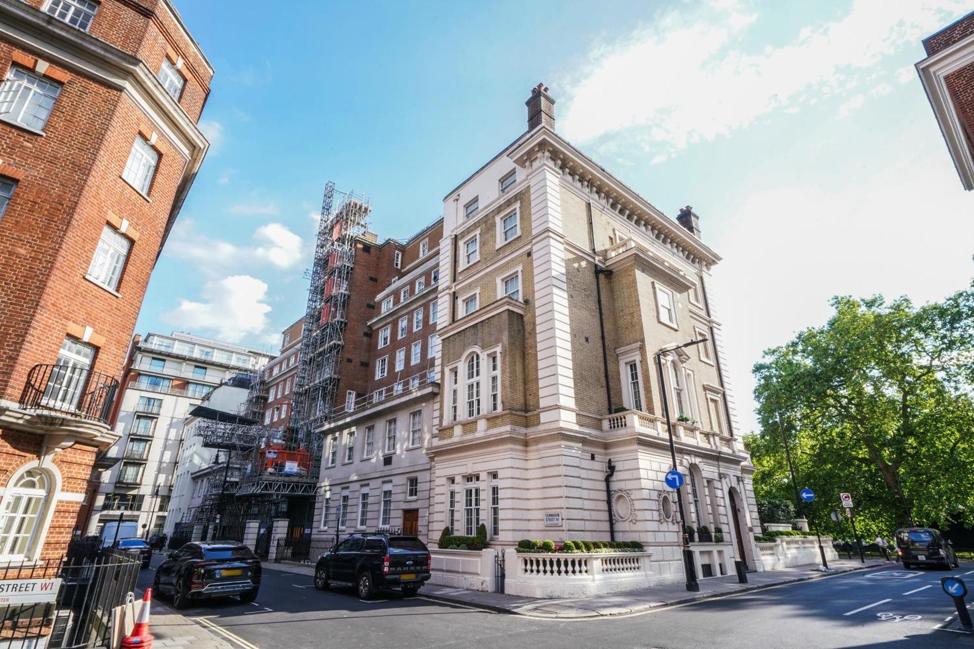 Park Lane Apartment London