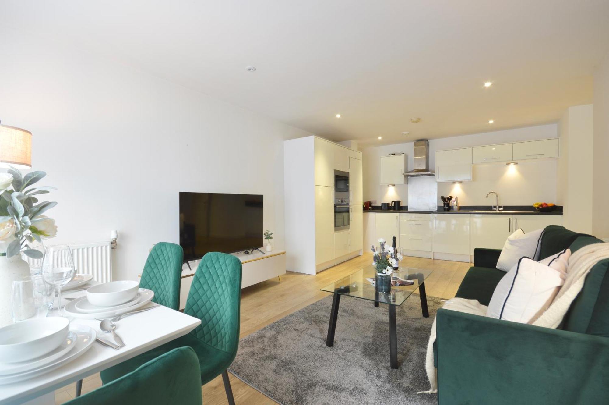 Modern 2 Bedroom Steps From Vauxhall St * Londra