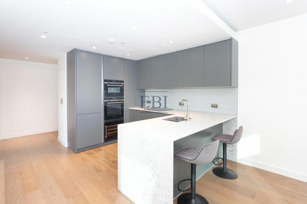 High Level, Two Bedroom Appartement Londen
