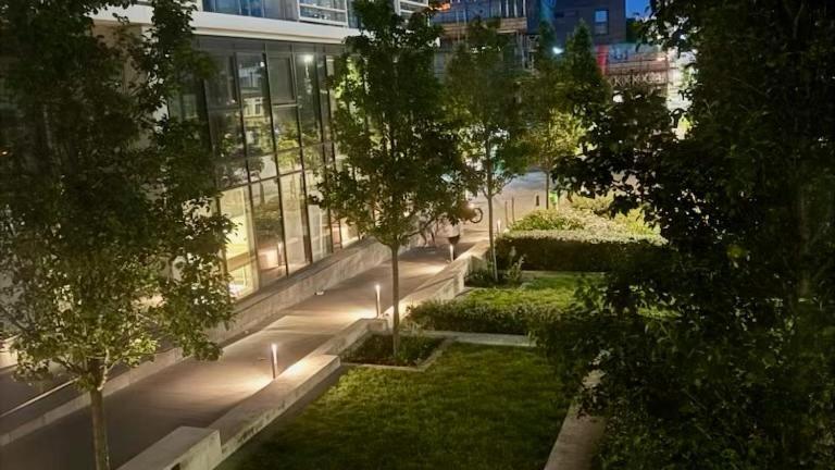 Luxury 2 Bed 2 Bath 1 Min From Station Apartment *