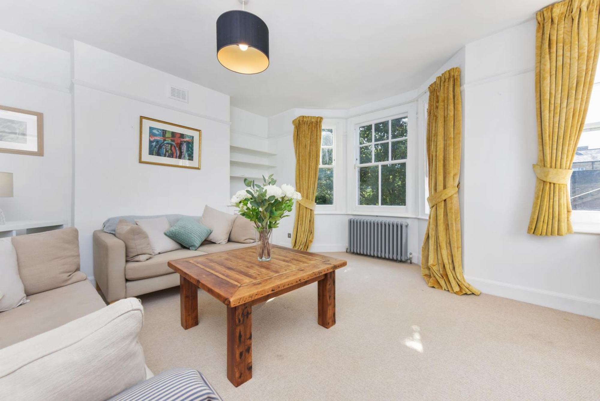 Spacious 3 Bed South Bank * Londra