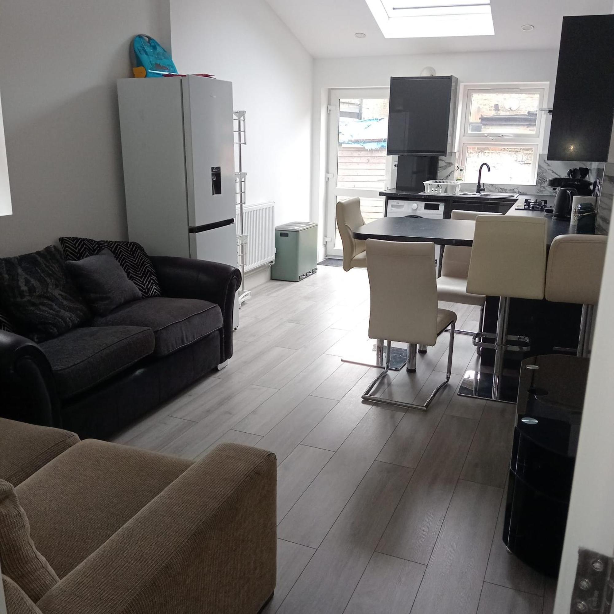 Acre Wimbledon Ground Floor * Londen