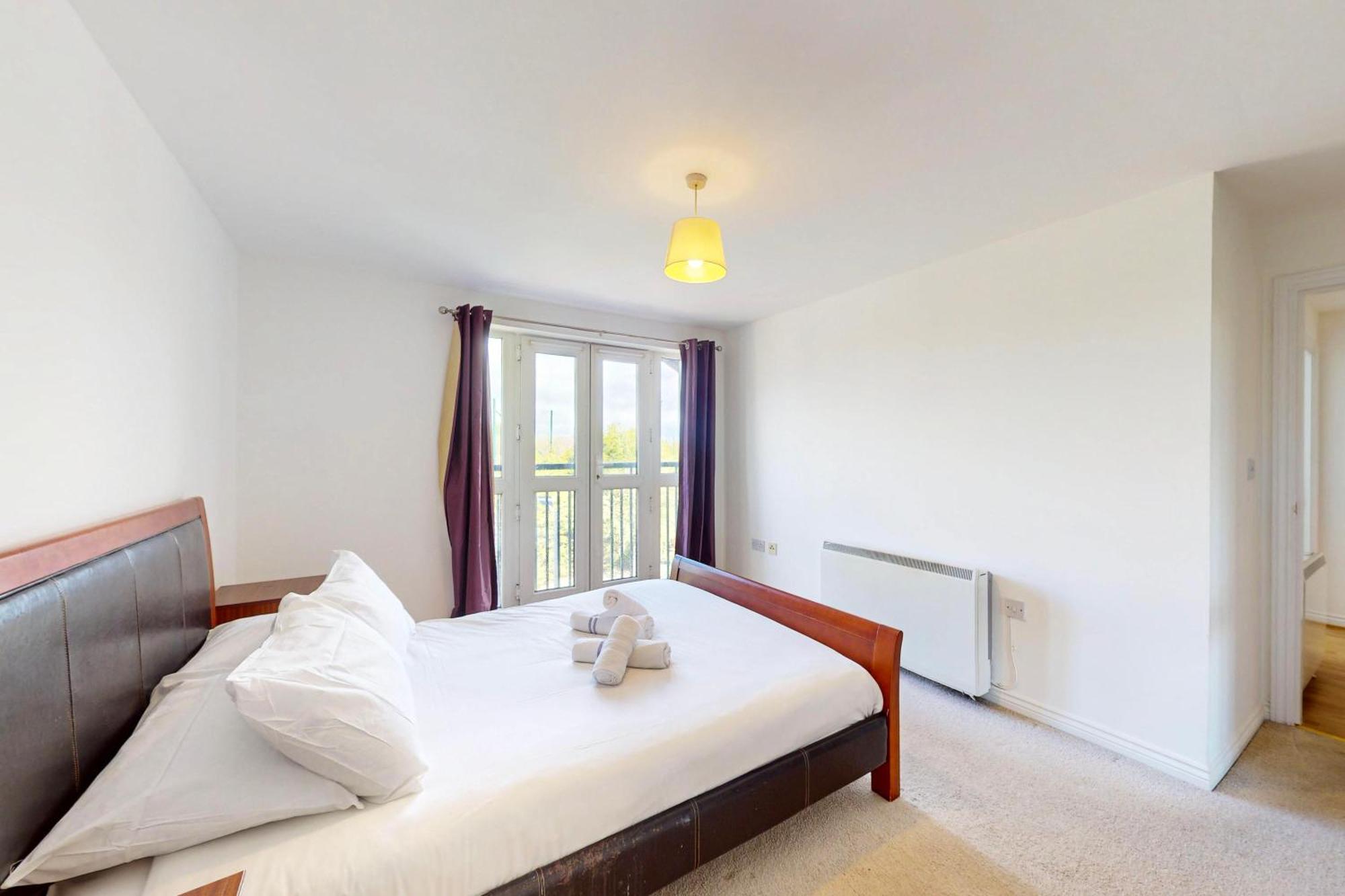 2 Bed With Free Parking & Lift - 3 Min To Station Appartement *