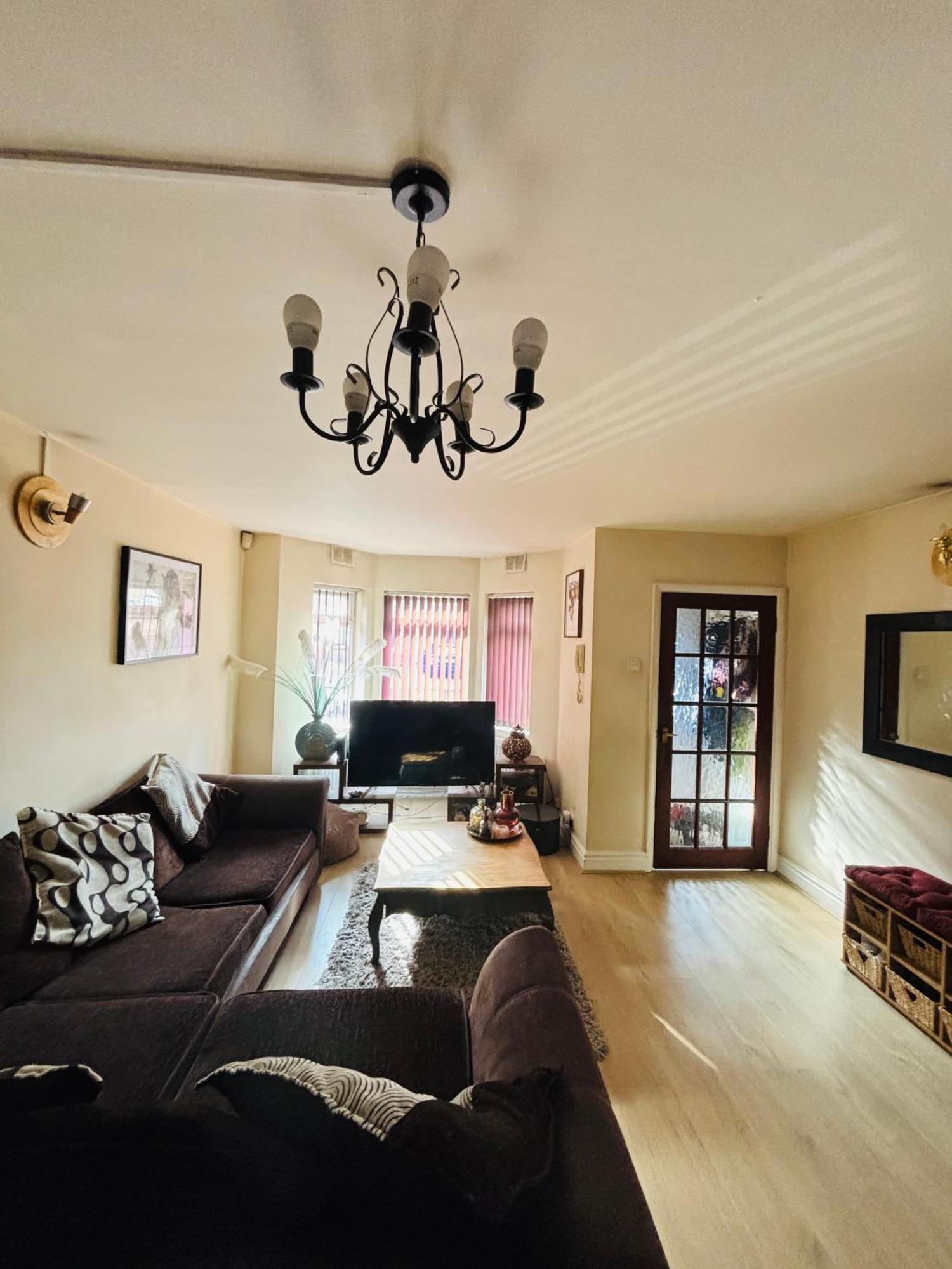 City Airport Serviced House Feriehus *