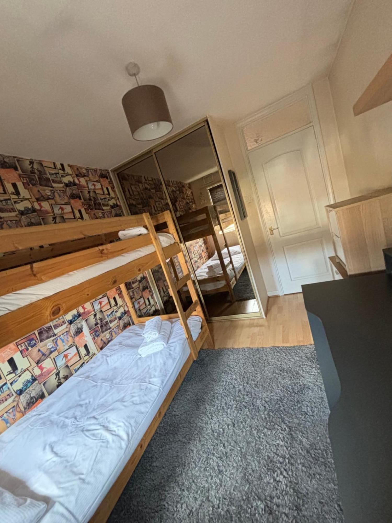 City Airport Serviced House Holiday home London
