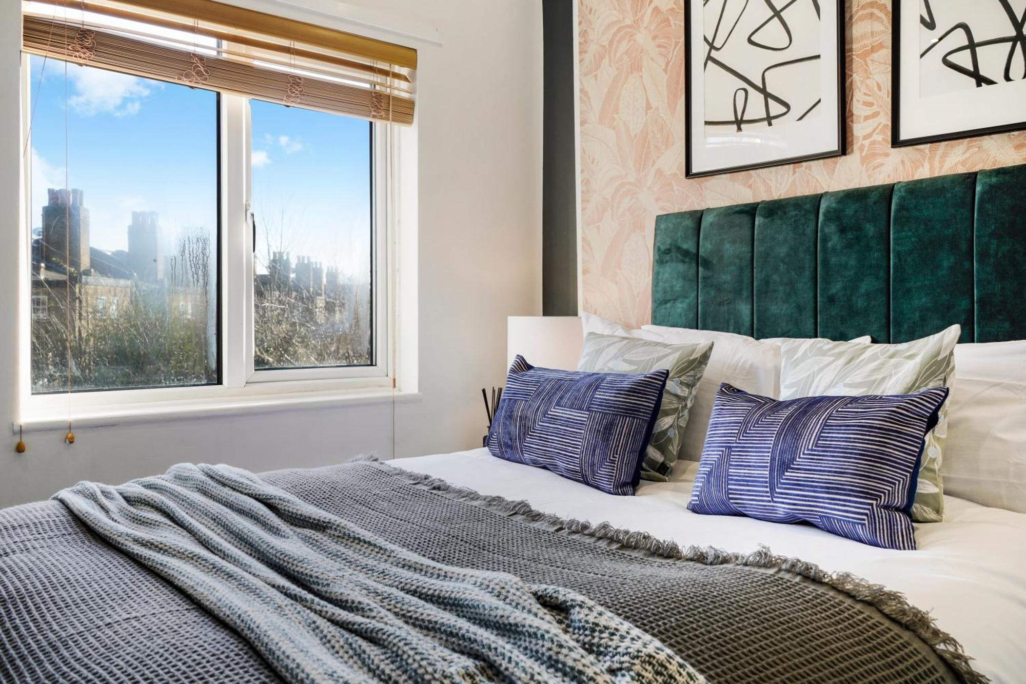40 Percent Off! - Delightful Abode In - Garden *