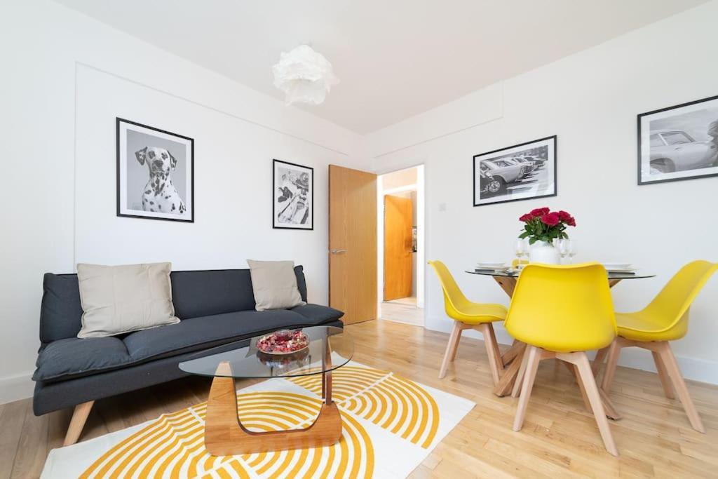 Appartamento Two Bedroom By Buonomo Short Lets & Serviced In Balham With Balcony Londra