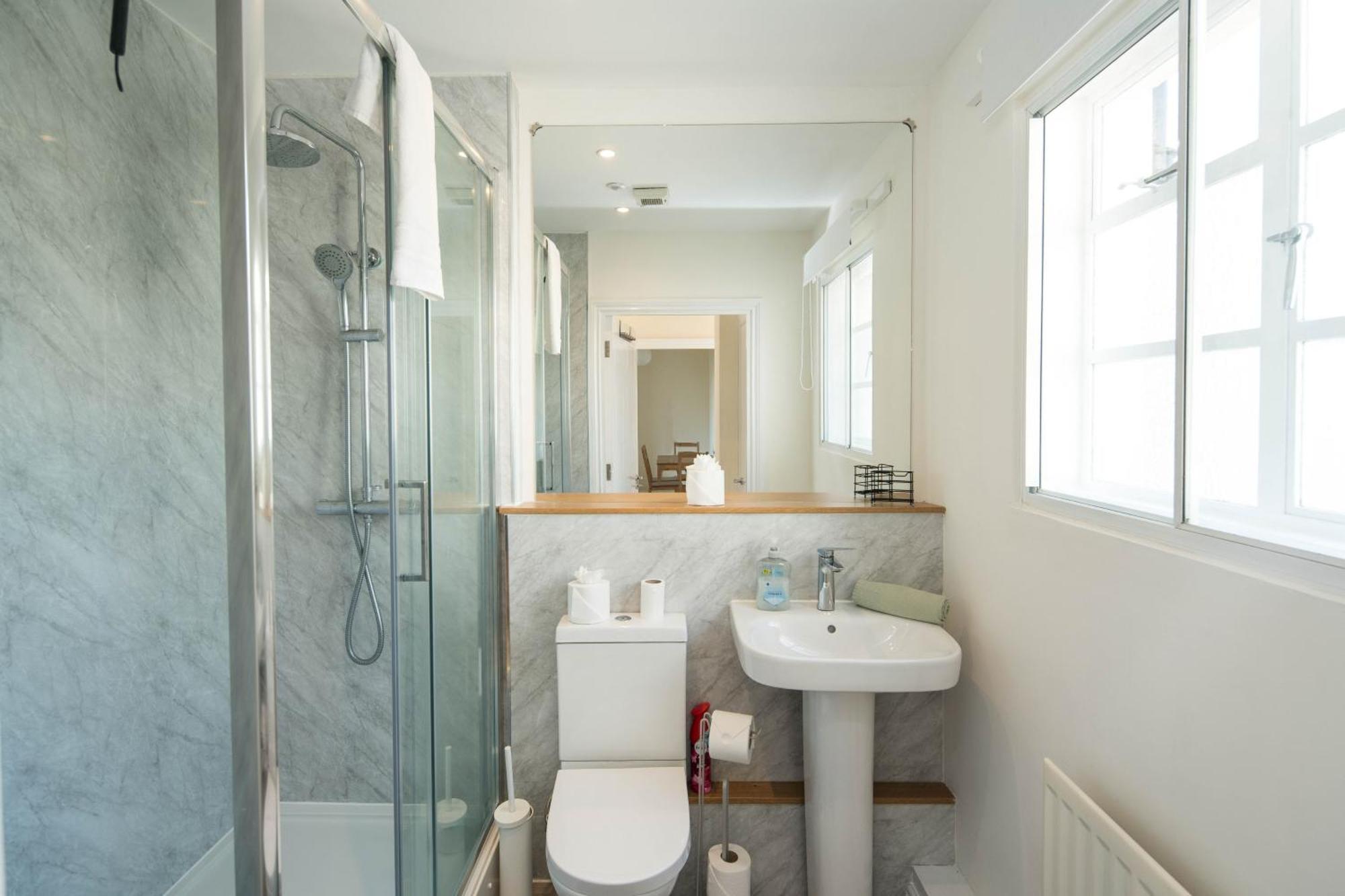 2bd Flat - Buzz & Parkside Serenity Apartment London