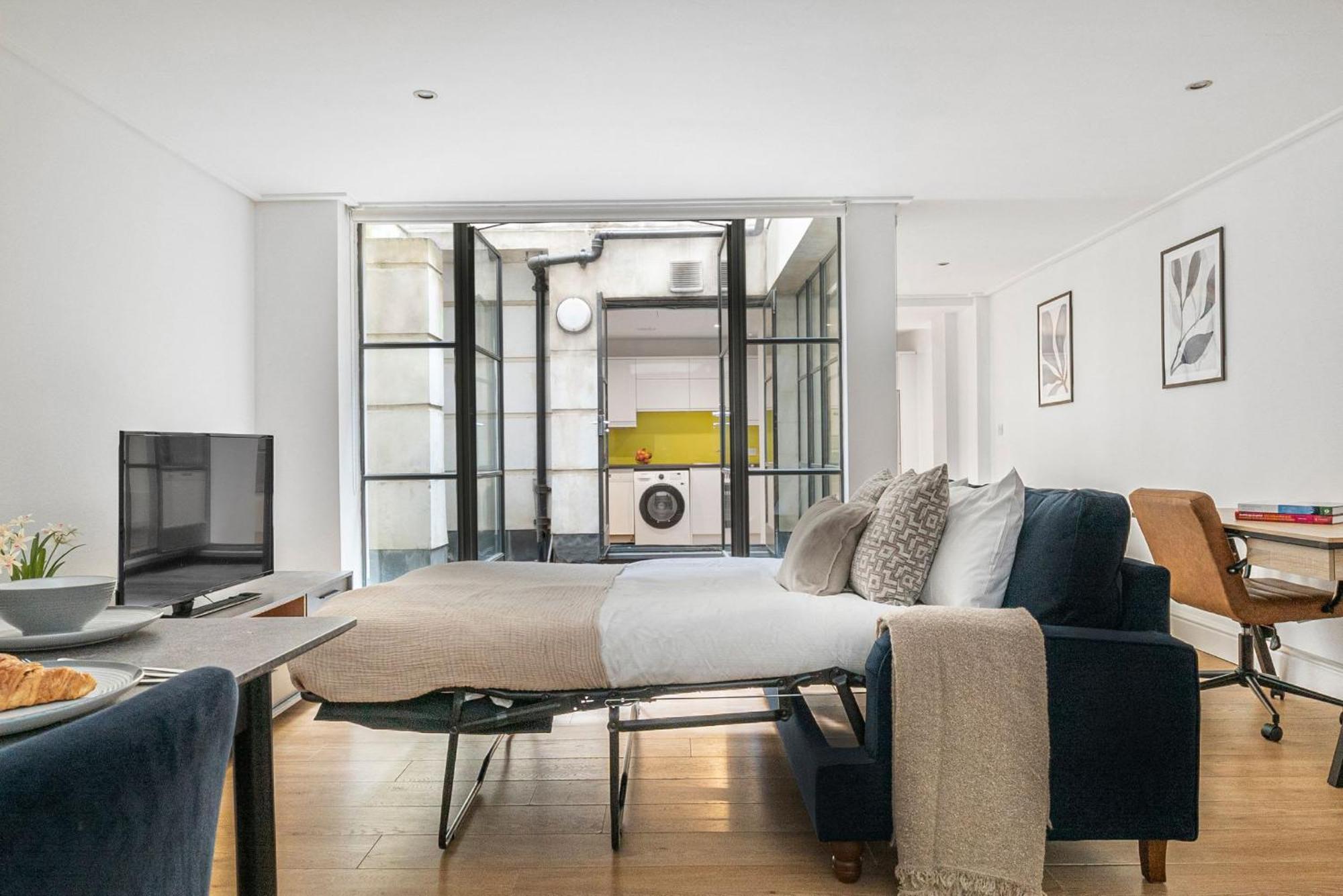 Heart Of Holborn - 2br With Patio - Cityapartmentstay * Londen