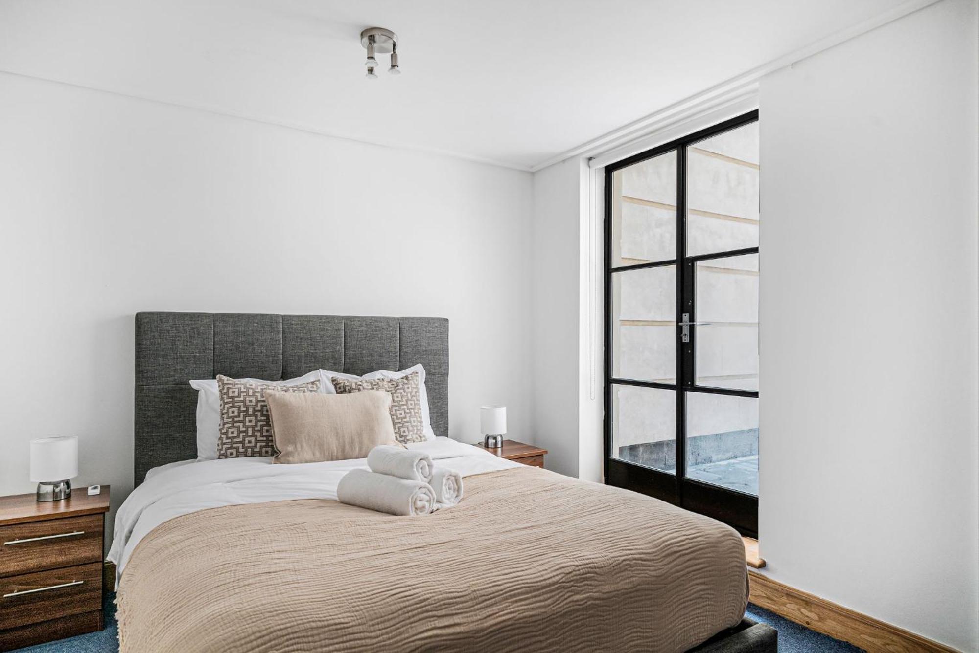Heart Of Holborn - 2br With Patio - Cityapartmentstay Londen