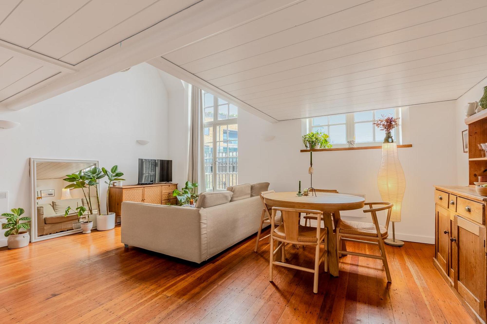 Exclusive Captivating 2lvl 1br Loft, Walworth Lejlighed