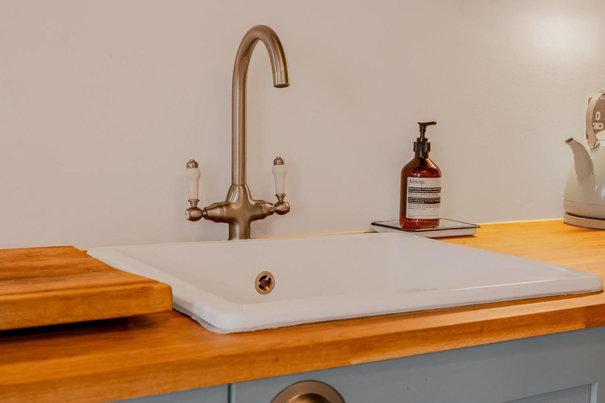 Appartement Exclusive Captivating 2lvl 1br Loft, Walworth Londen