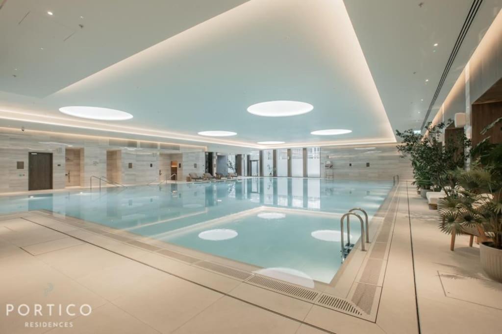 Stunning 2-bed With Pool In Nine Elms Leilighet *