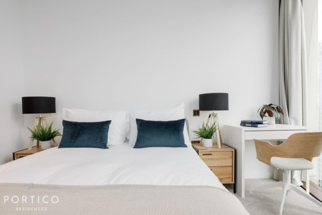 Stunning 2-bed With Pool In Nine Elms Leilighet