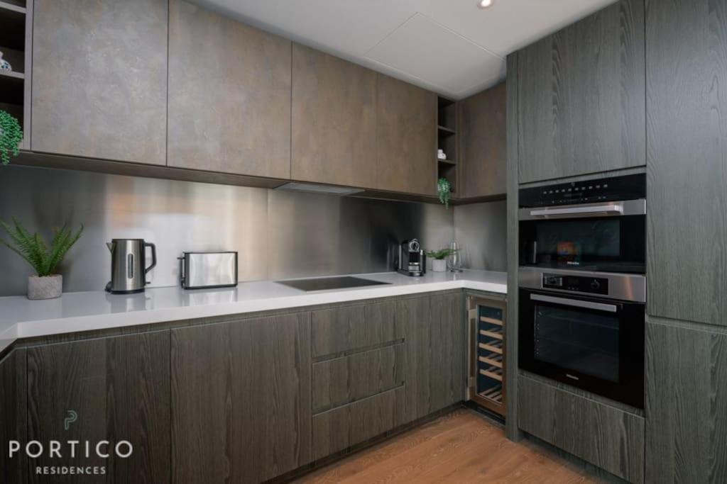 Stunning 2-bed With Pool In Nine Elms Leilighet *