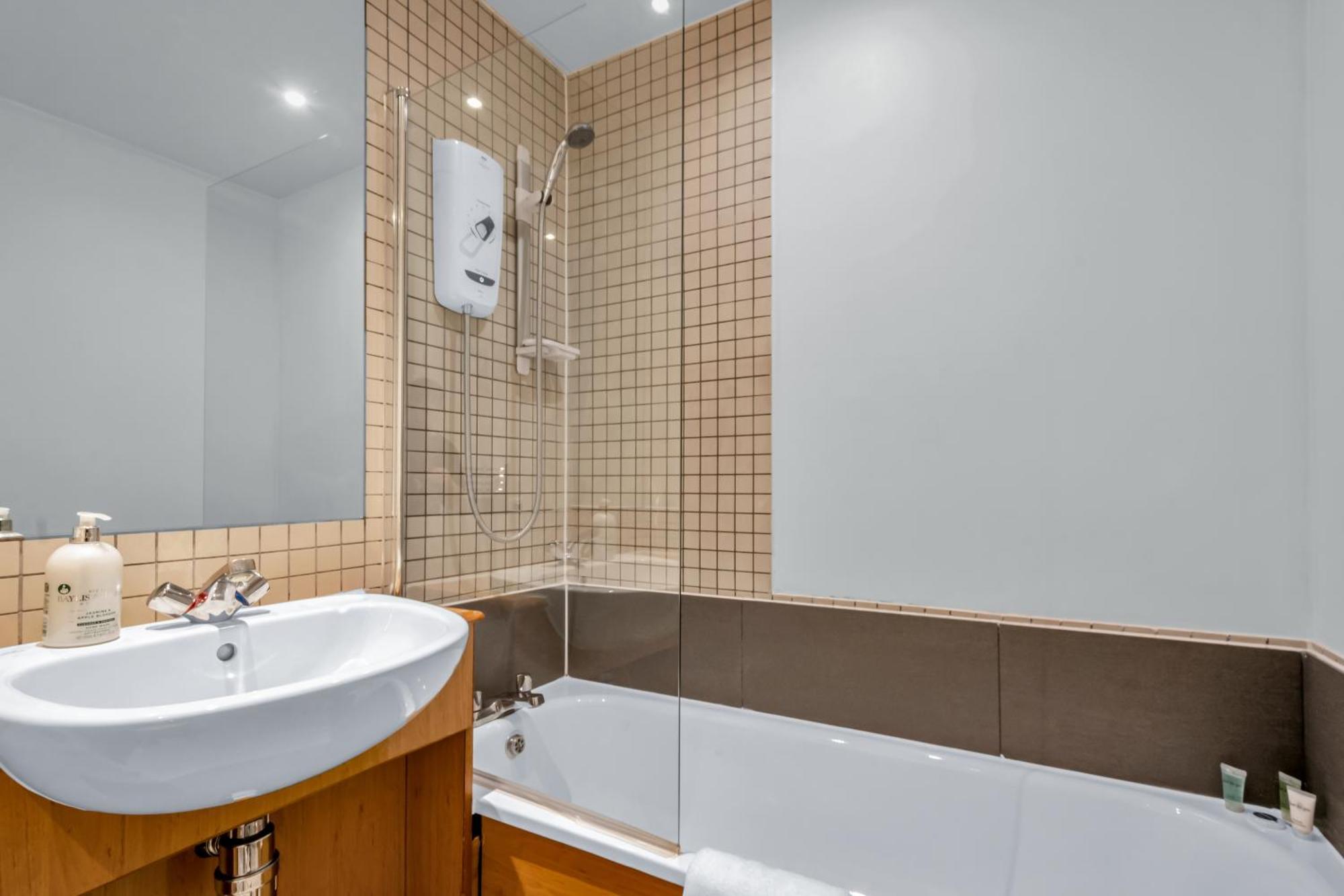 Mysquare Contemporary Serviced In Of Apartment London