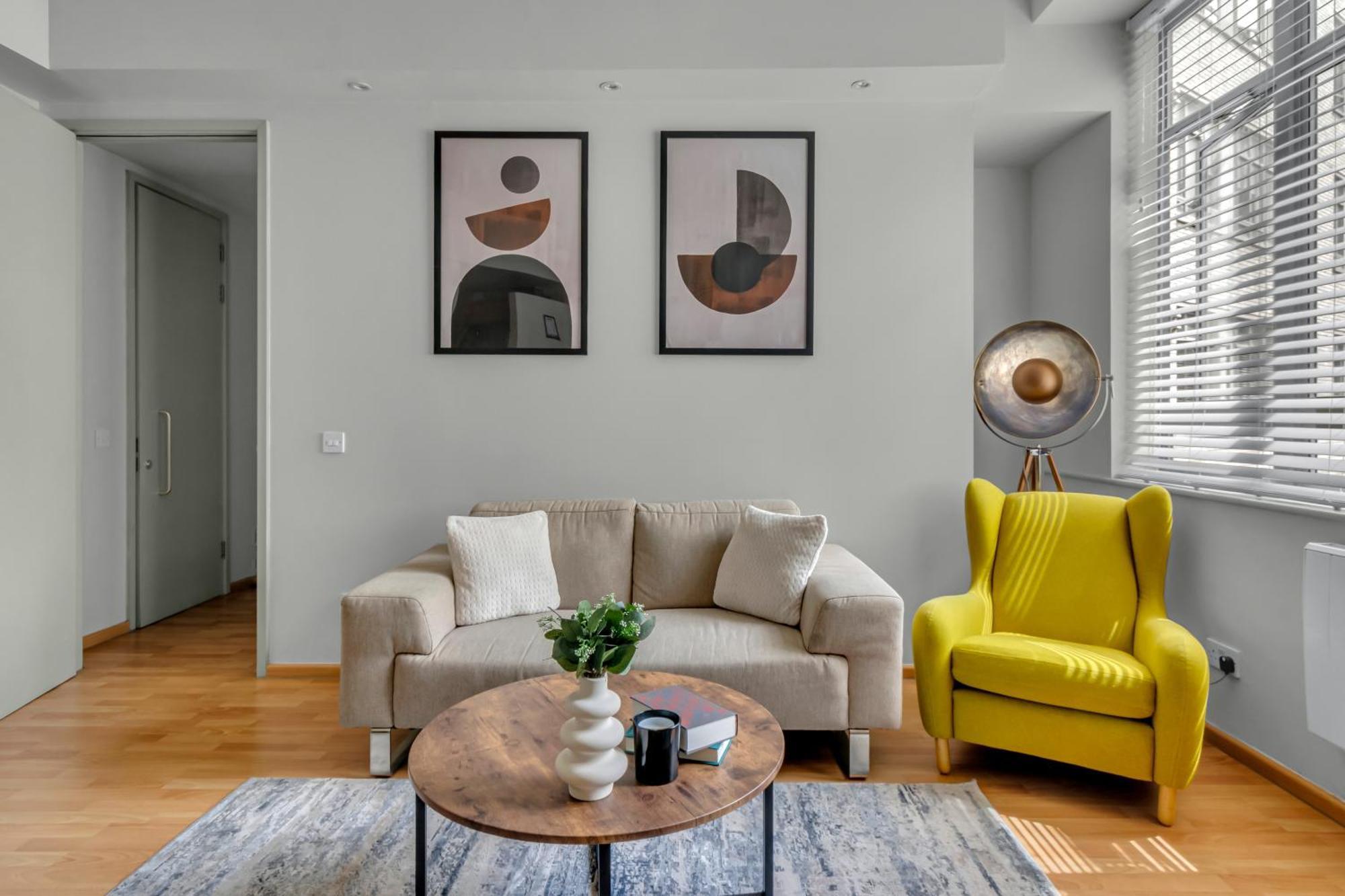 Apartment Mysquare Contemporary Serviced In Of London