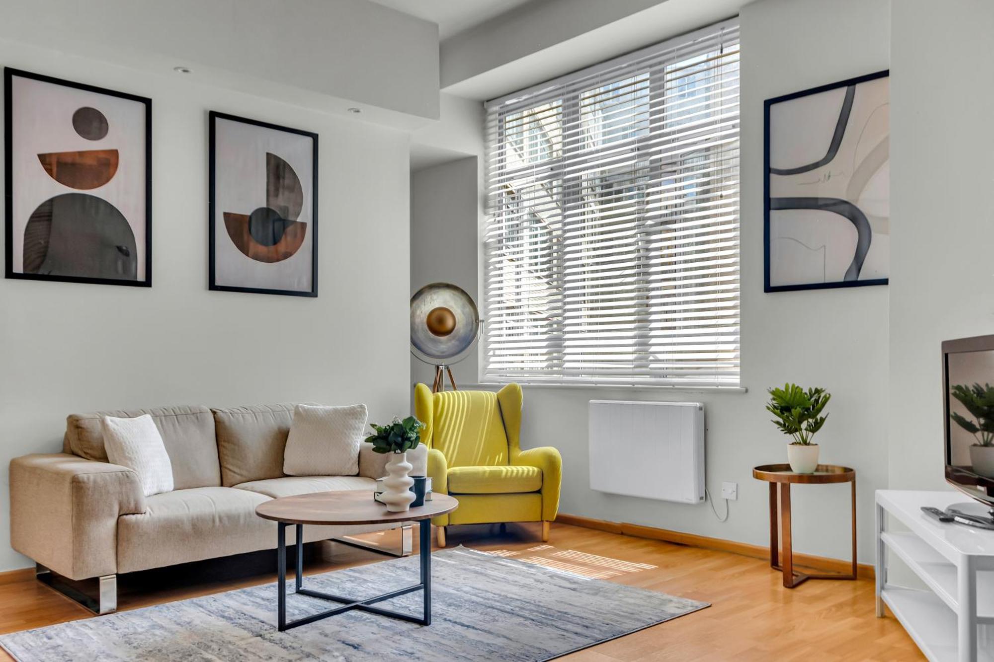 Mysquare Contemporary Serviced In Of * London
