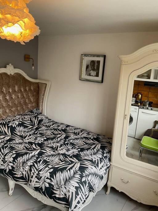 Studio6 Charming With Modern Amenities In * Londra