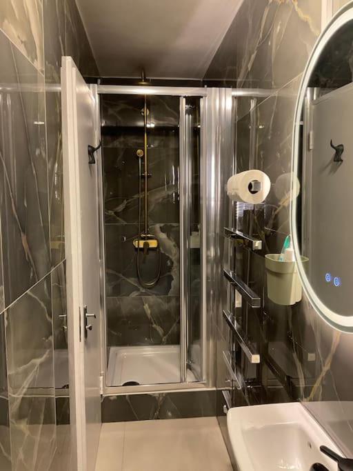 Studio4 Stylish Modern With Luxe Amenities Near Olympia * London