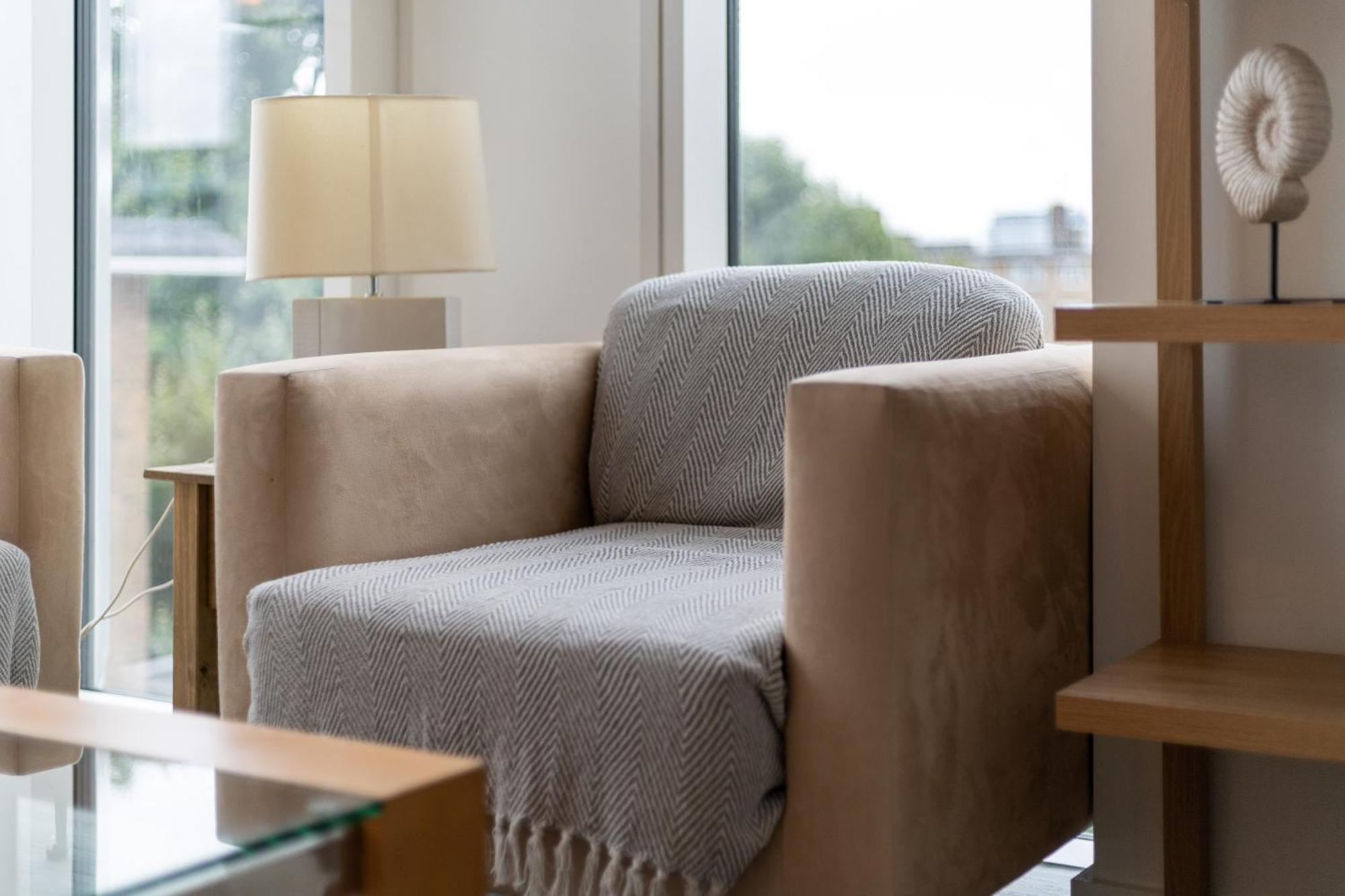 Chic & Stylish 2-bed In The Heart Of Appartement