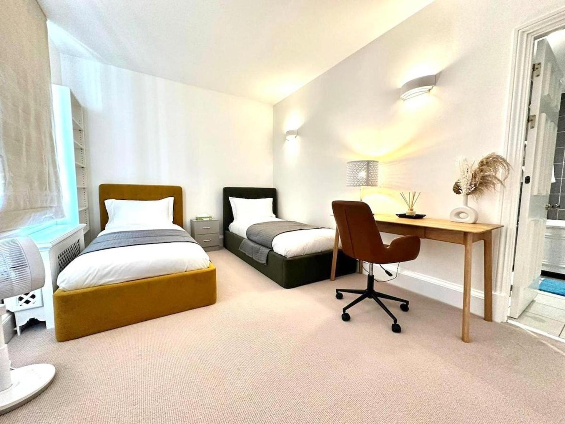 Charming 3-bed In Central Apartment