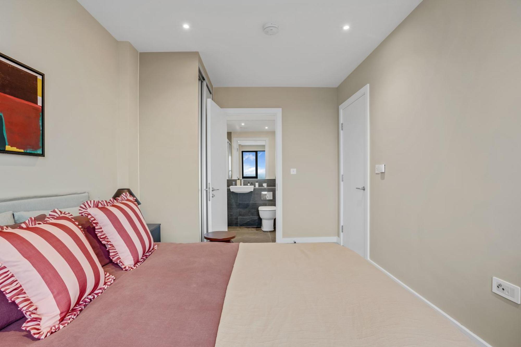 Apartment Riverstone Heights *