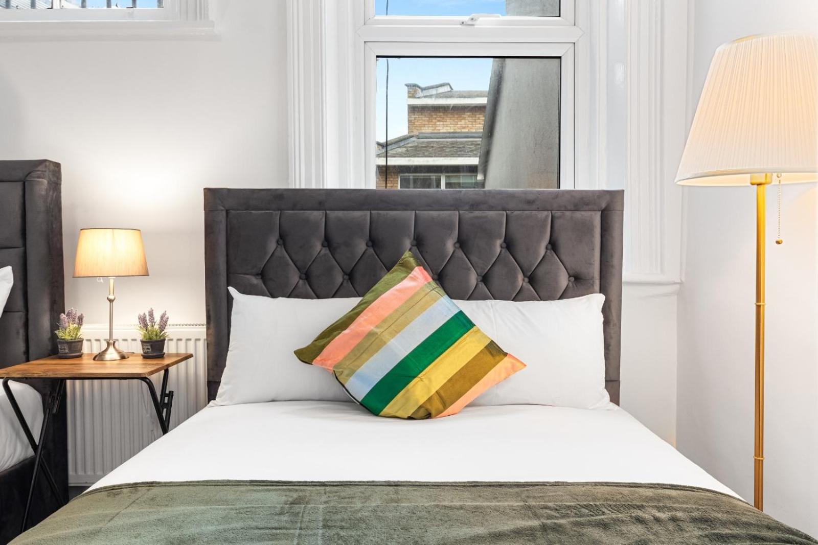 1b Flat, Sleeps 5 In Finchley Tw18 Apartment