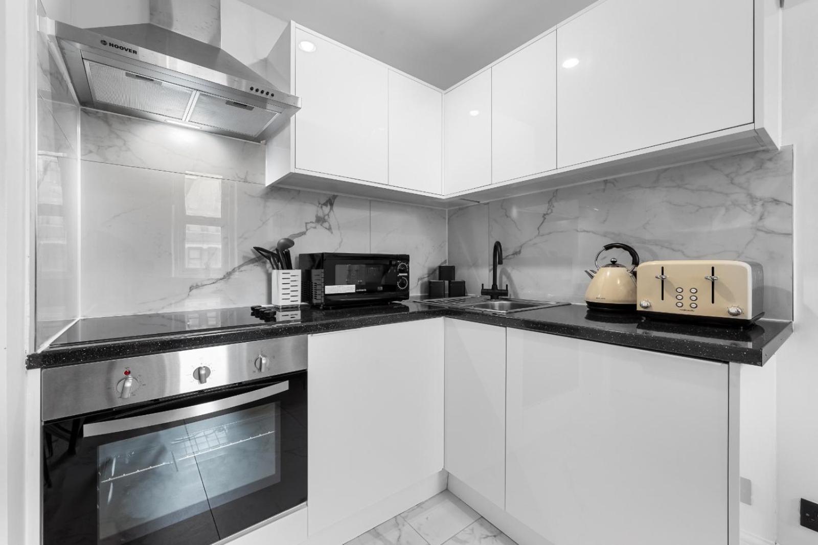 1b Flat, Sleeps 5 In Finchley Tw18 Apartment London