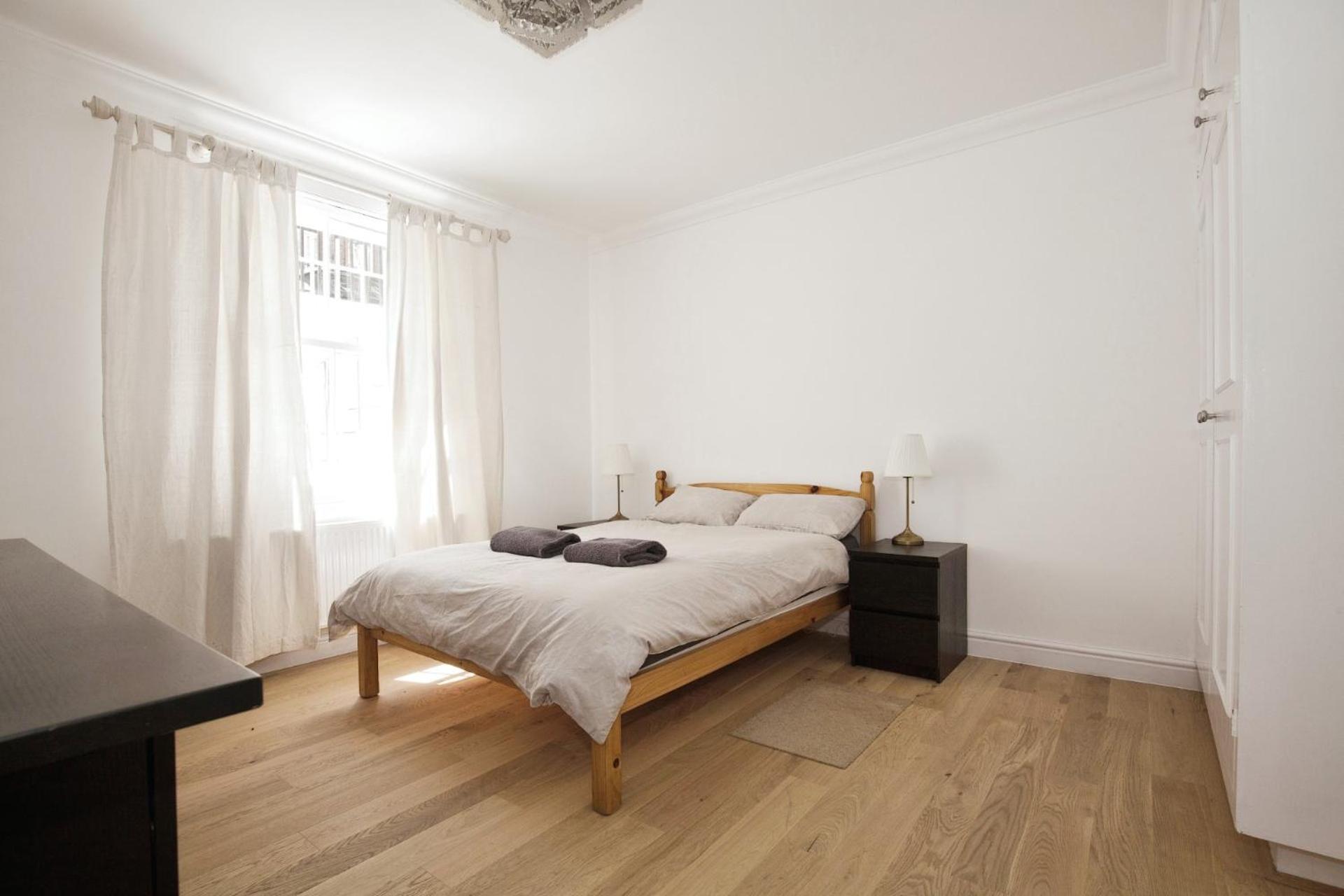 Well Located South Kensington Flat * Londra