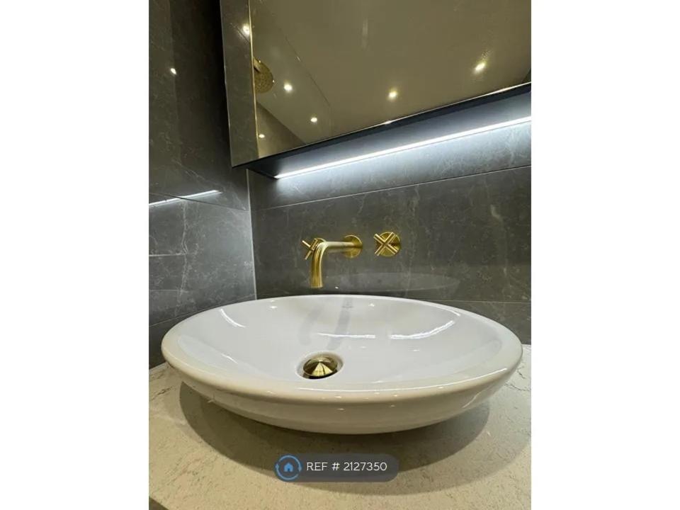 Lejlighed 250 Road 2 Bollinder Place Ec1v 2ah 2bed Luxury Apartments-this Is Full Address *