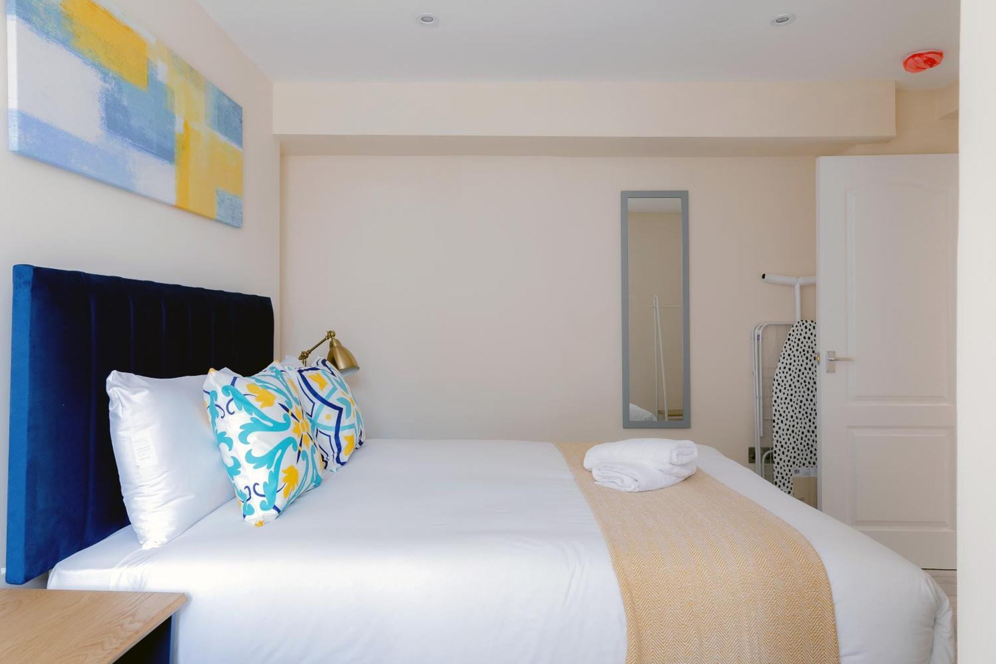 Two Bedroom Near Hyde Park And Oxford Street Apartment