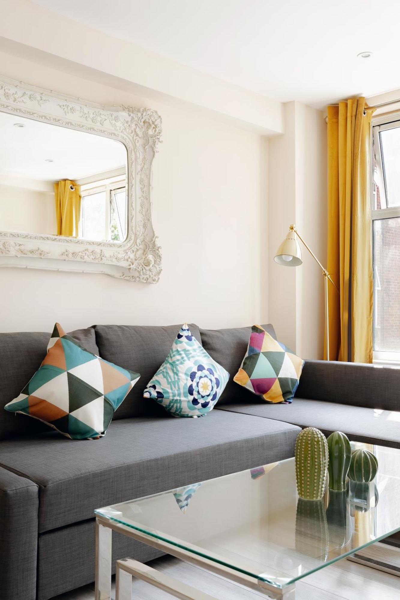 Two Bedroom Near Hyde Park And Oxford Street * London