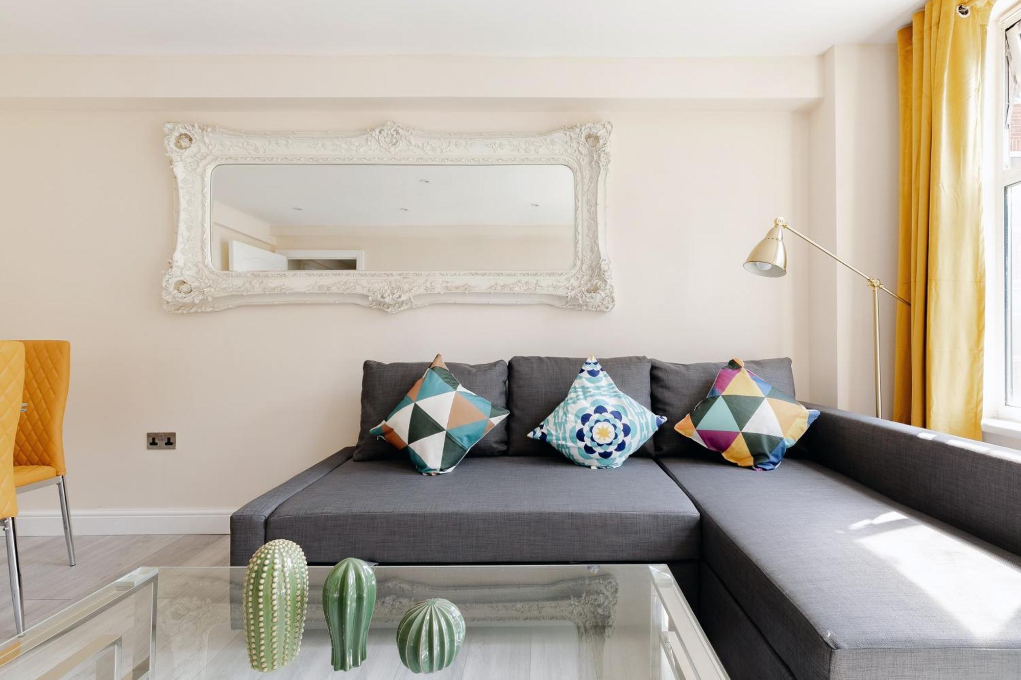 Apartment Two Bedroom Near Hyde Park And Oxford Street London