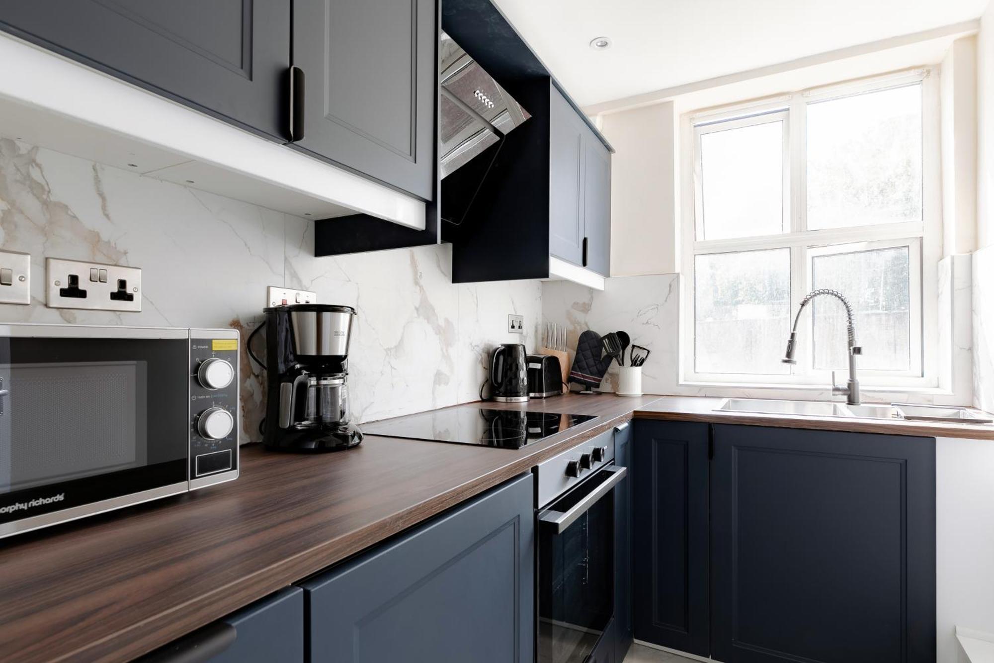 Two Bedroom Near Hyde Park And Oxford Street * London