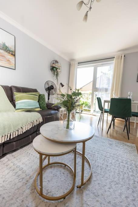 Tranquil 2 Bed Near Downtown & Free Parking Londen