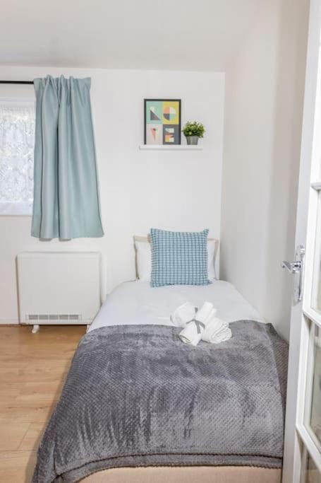 Tranquil 2 Bed Near Downtown & Free Parking Appartement
