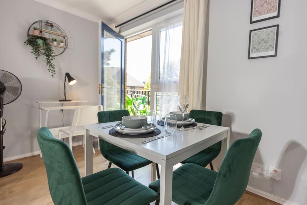 Tranquil 2 Bed Near Downtown & Free Parking Appartement