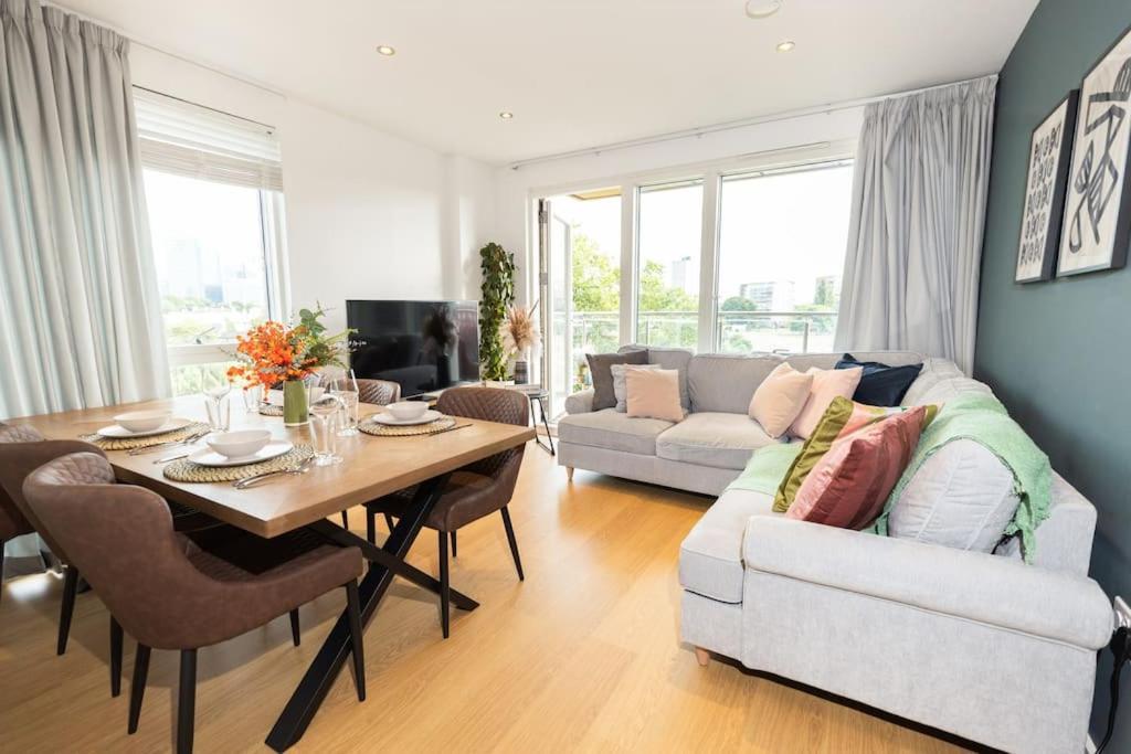 Stylish 3 Bed Near Downtown & Free Parking * Londres