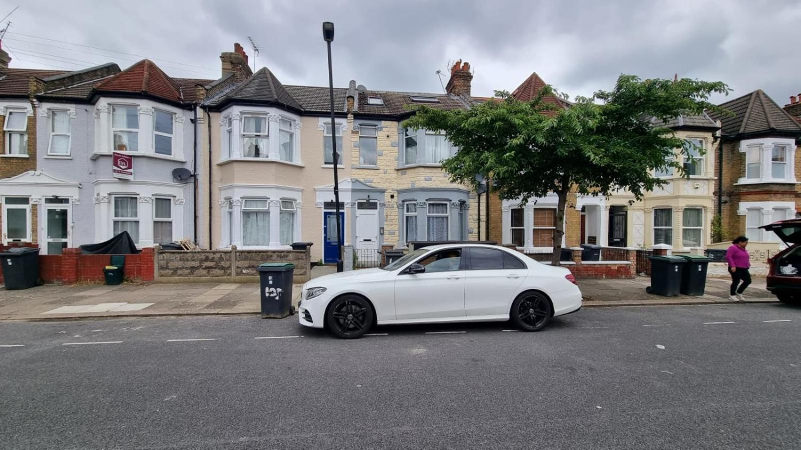 2 Bed Ground Floor Flat With Garden Next To Turnpike Lane Tube & Bus * London