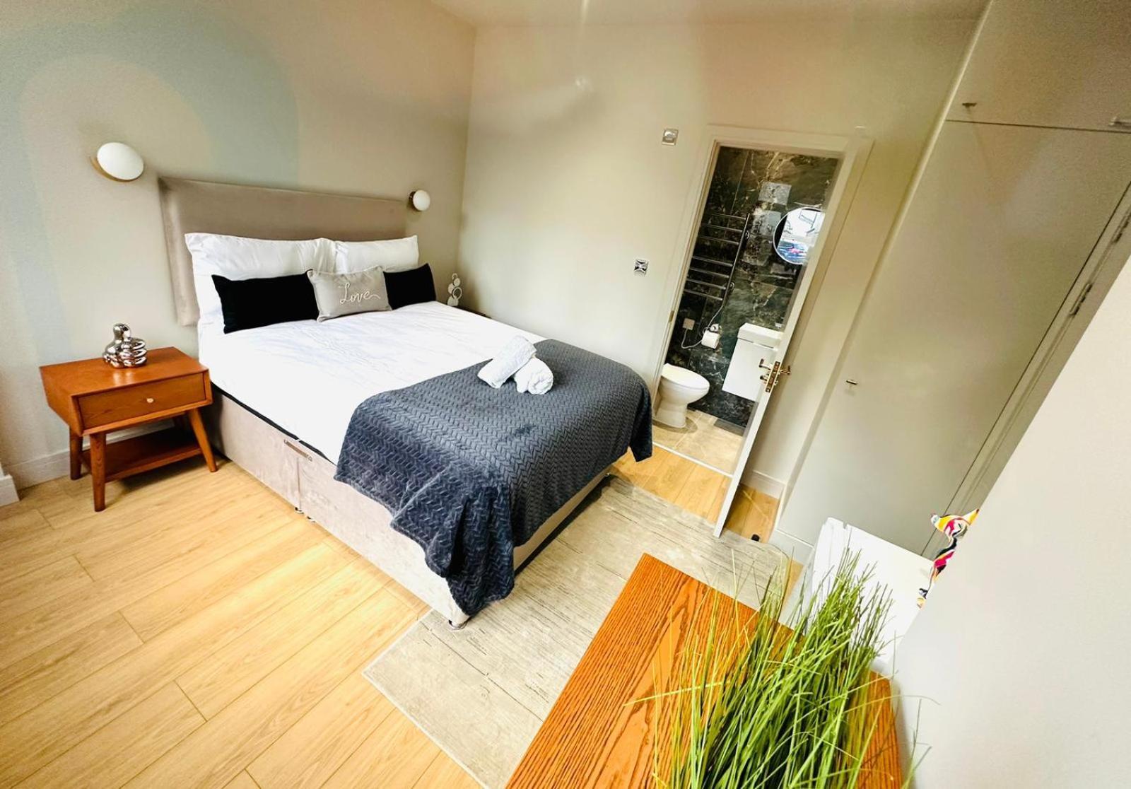 Gasthof Ensuite Ii Great Location Close To Eye *