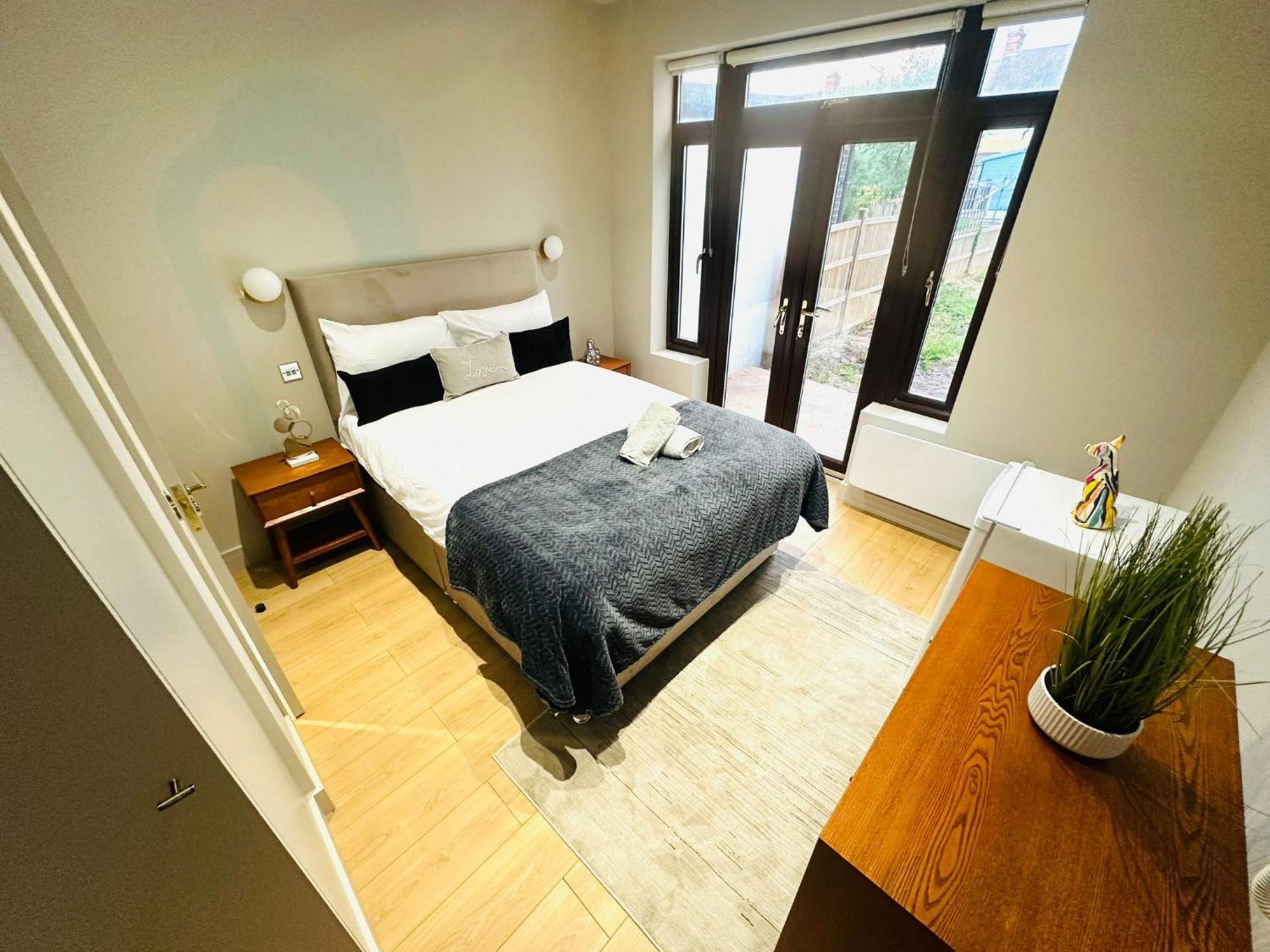 Gasthof Ensuite Ii Great Location Close To Eye *