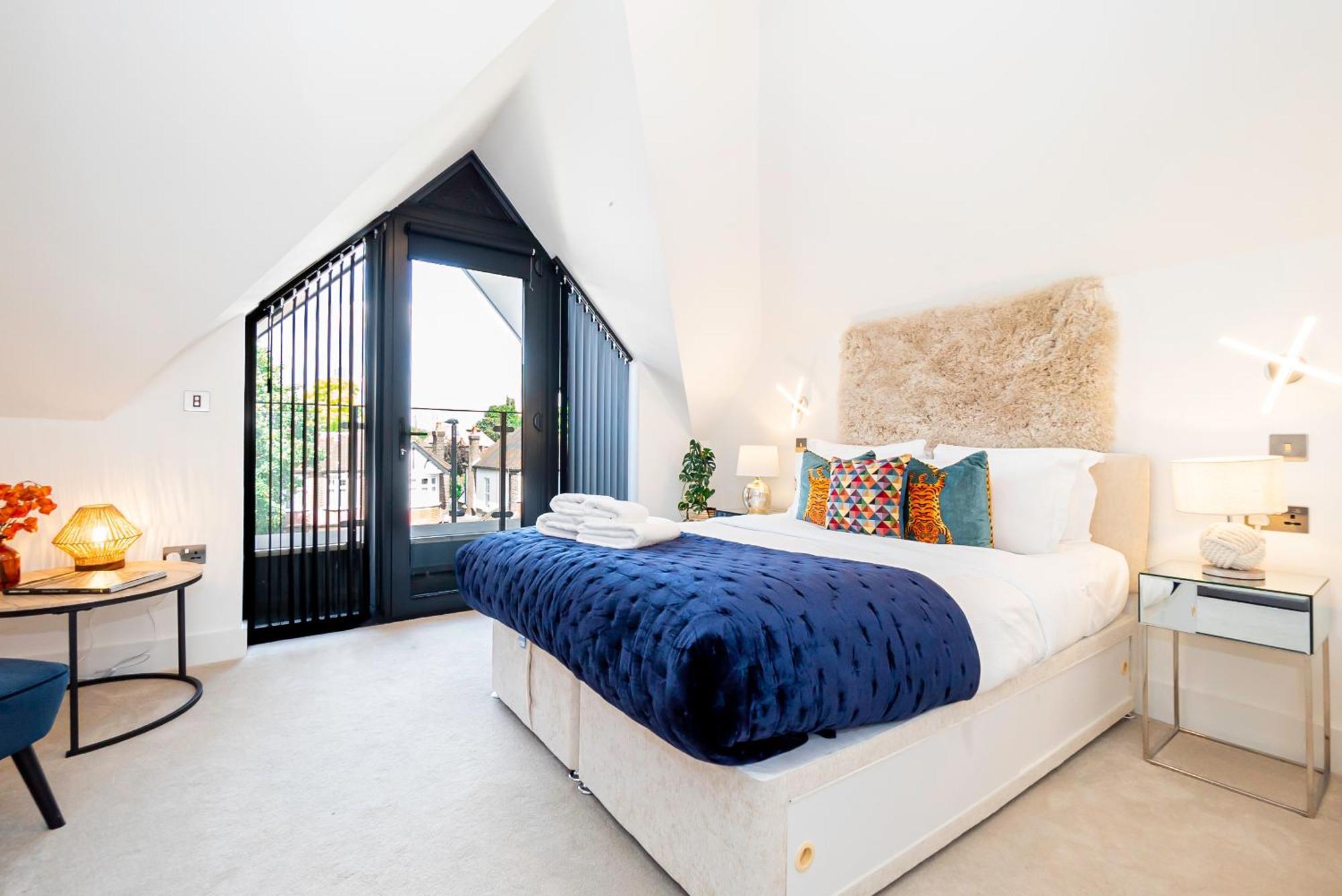 Superb Floor 1-bedroom Flat With Charming Two Balconies Appartamento Londra